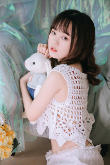 扯开衣服两只小兔子跳出来是什么